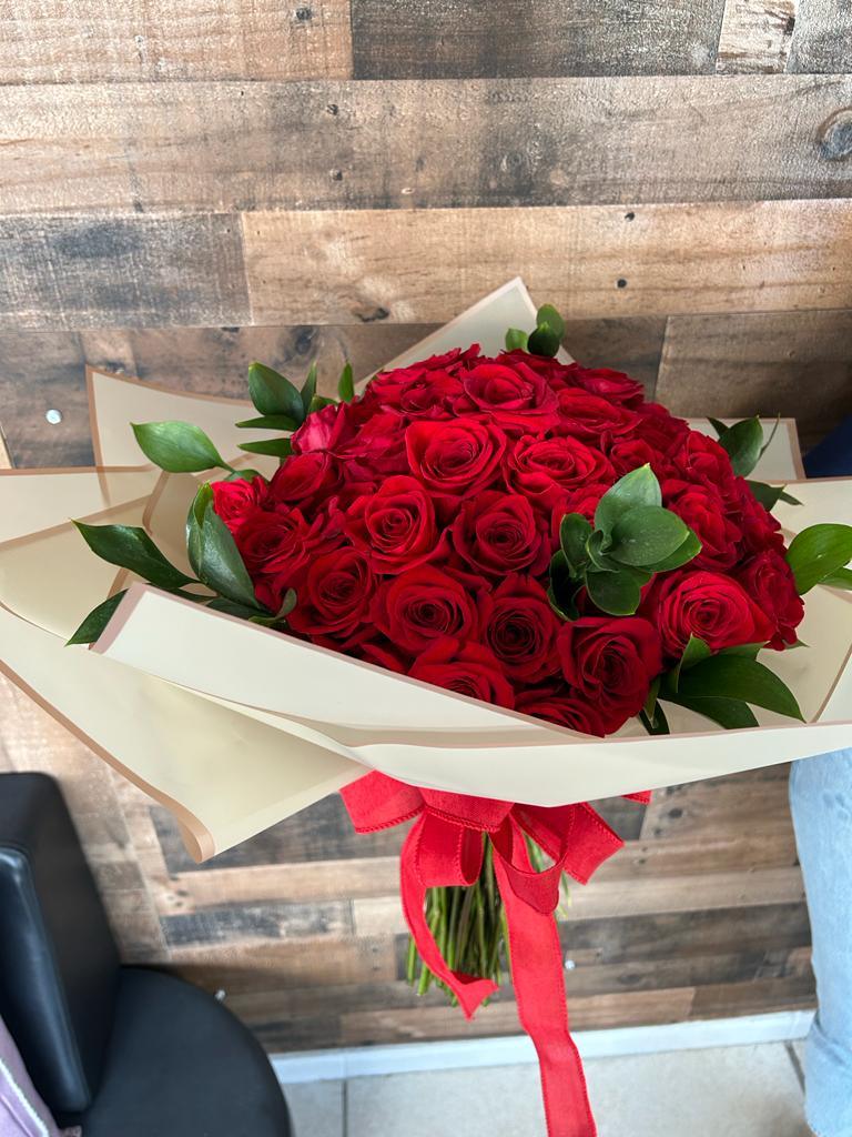 🌹 65 Rosas ❤️ - FLOVERS