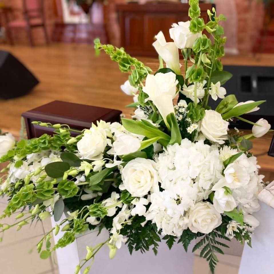 Arreglo Funeral Blanco Paz - FLOVERS